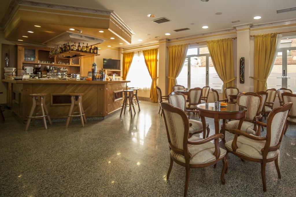 Hotel Real De Castilla Тордесильяс Экстерьер фото
