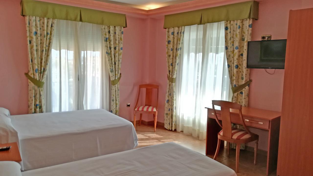 Hotel Real De Castilla Тордесильяс Экстерьер фото