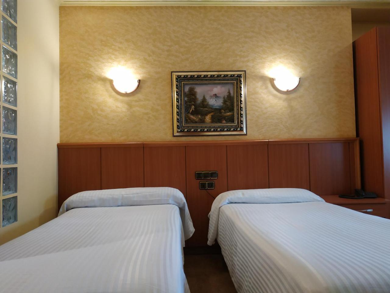 Hotel Real De Castilla Тордесильяс Экстерьер фото